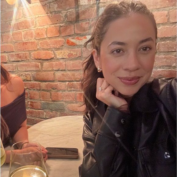 Meet your Posher, Bianca - Picture 1 of 1